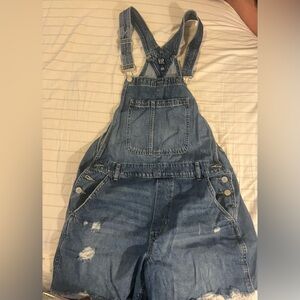 GAP SHORTS BIB OVERALLS